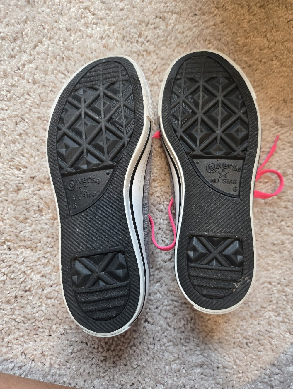 Converse  Low Top Sneakers - Gray with Hot Pink Details. Size 8 - Picture 6 of 7